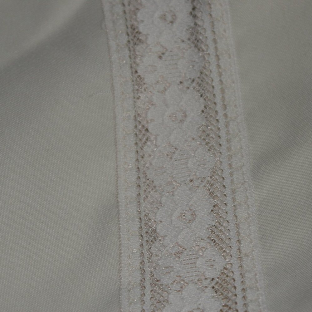 Oval Tablecloth-Still in Original Package! - Picture 3 of 8